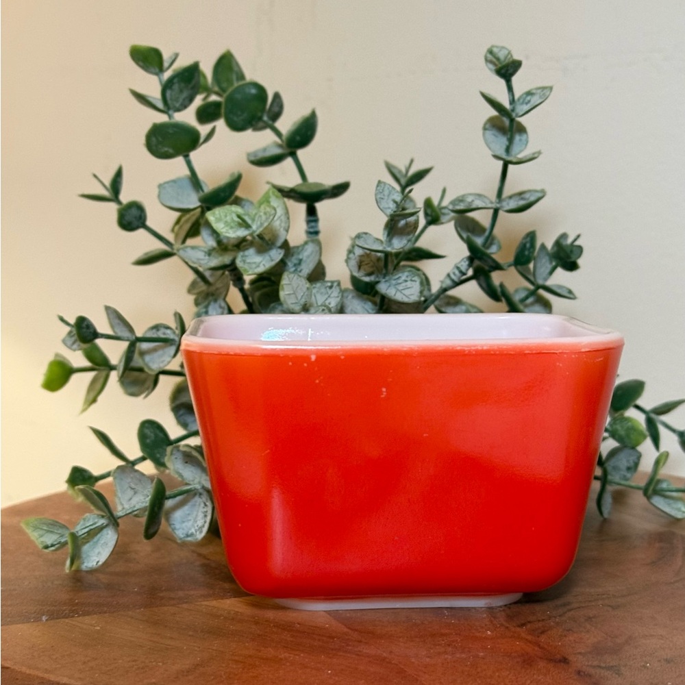 Vintage Pyrex Refrigerator Dish